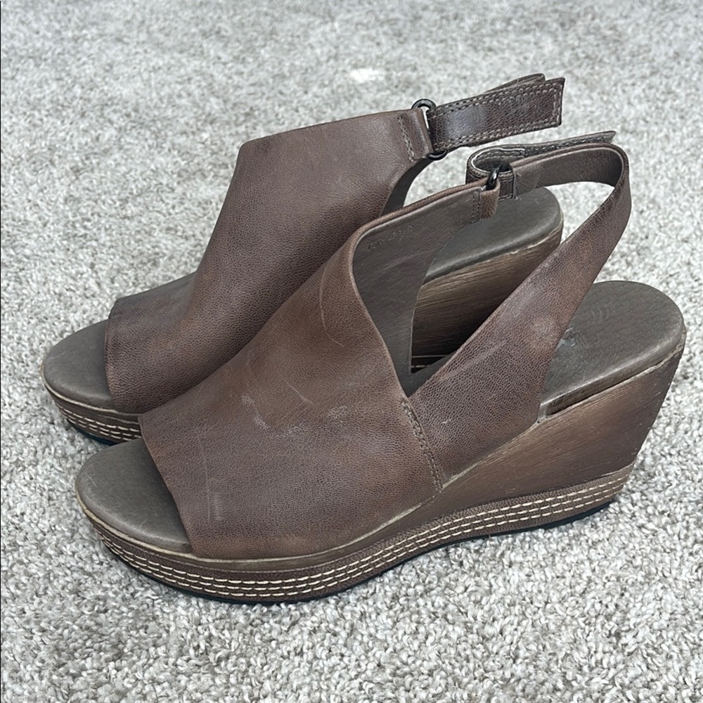 Antelope Brown Leather Slingback Wedge Sandals